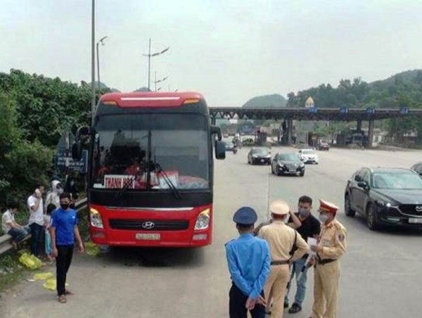 Nhiều xe khách liên tỉnh vi phạm nghiêm trọng trong kỳ nghỉ lễ 30/4 và 1/5