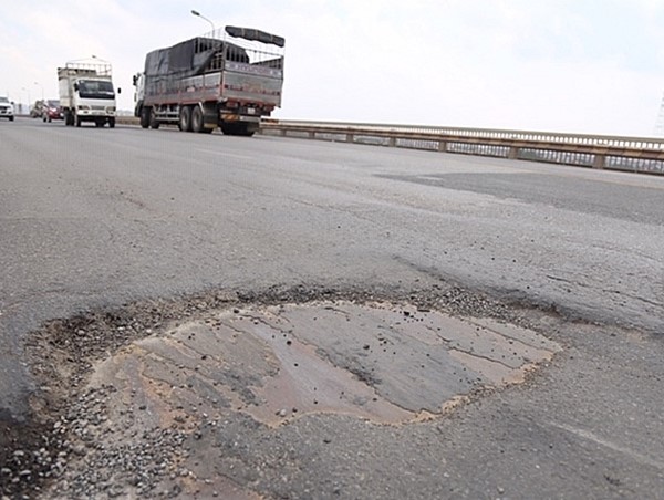 Mặt cầu Thăng Long sắp được sửa chữa, công nghệ gì sẽ được áp dụng?