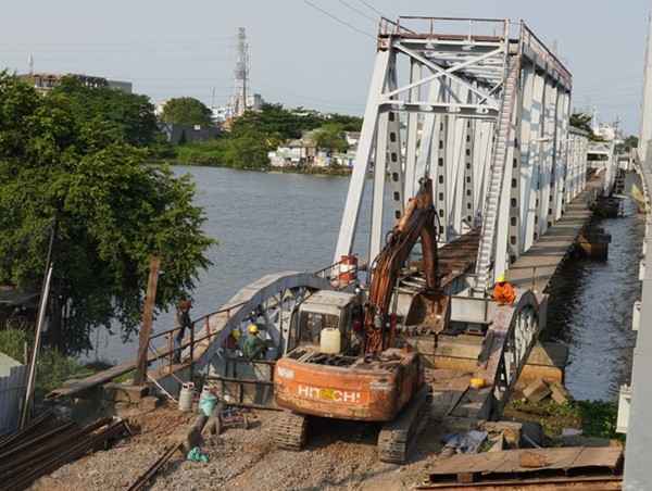 TP Hồ Chí Minh: Tháo dỡ cầu sắt Bình Lợi 118 tuổi