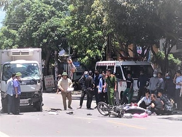 Nghệ An: Va chạm giữa ô tô và xe máy, 1 người tử vong