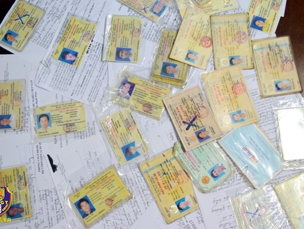 Cảnh giác với giấy phép lái xe giả trên mạng xã hội