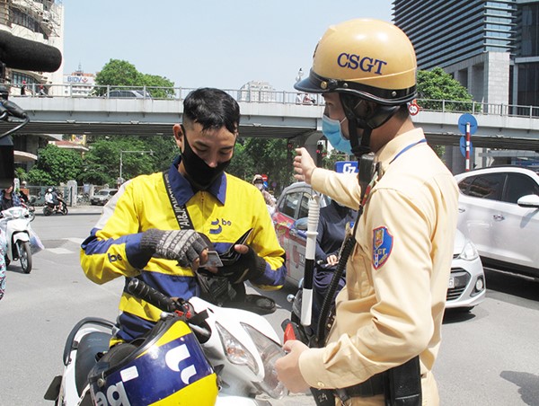 Hà Nội: Hơn 14.500 trường hợp vi phạm trong 1 tuần tổng kiểm soát phương tiện