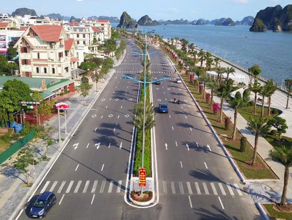 Thủ tướng cắt băng khánh thành đường bao biển đẹp nhất Quảng Ninh