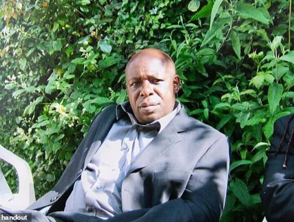 Tài xế taxi chết vì Covid-19 sau khi bị khách nhổ nước bọt ở Anh