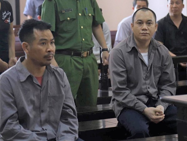 Vụ lùi xe trên cao tốc: Tài xế Hoàng đề nghị thay kiểm sát viên