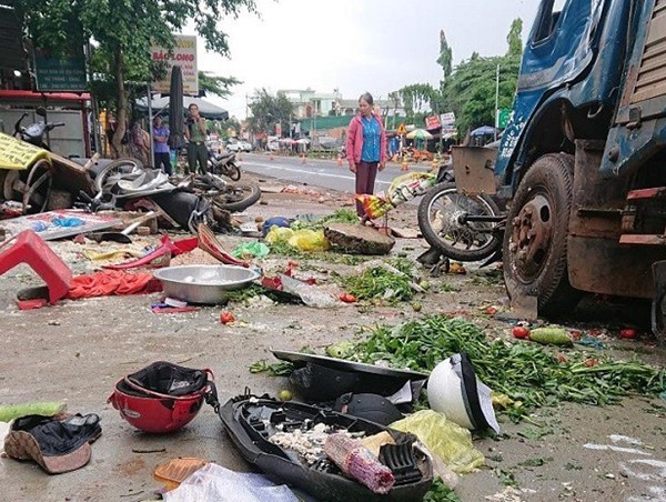 Khởi tố vụ án, tạm giữ tài xế trong vụ tai nạn liên hoàn làm 5 người chết