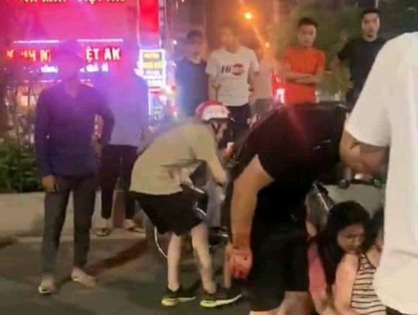 Hà Nội: Sảy thai vì bị “ma men” tông trúng trước cổng Royal city
