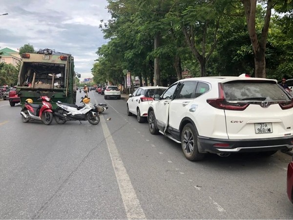 Mở cửa xe ô tô gây tai nạn sẽ xử phạt như thế nào?