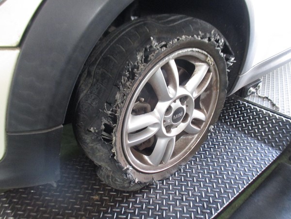 Những việc nên làm để tránh nổ lốp