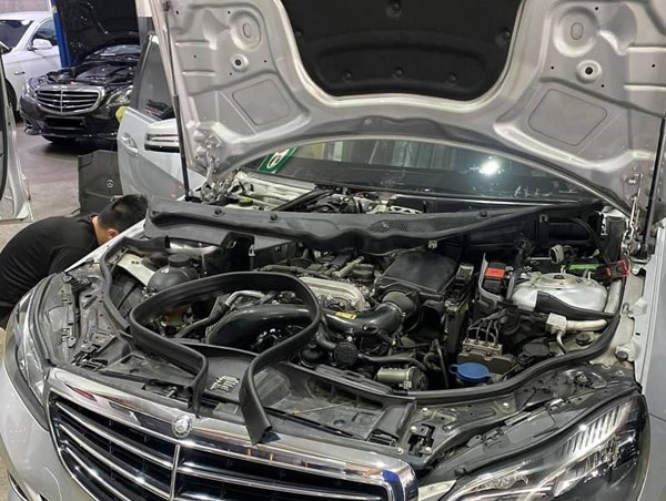 Lỗi đóng nắp ca-pô tài xế dễ mắc phải