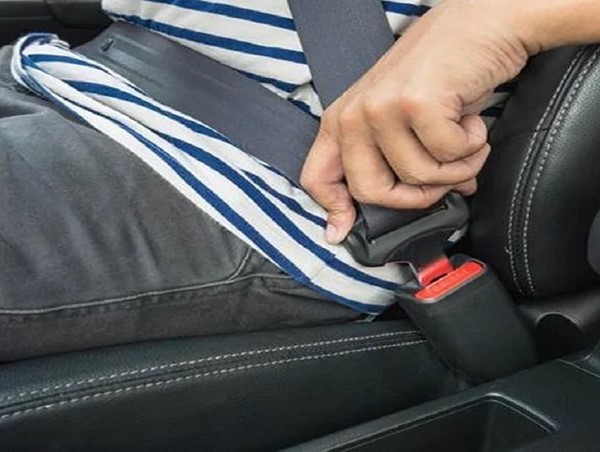 Mức phạt lỗi không thắt dây an toàn trên xe ô tô năm 2024