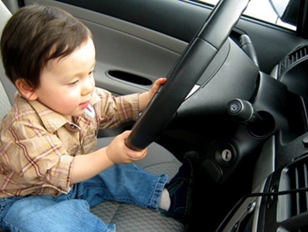 Những lưu ý khi có trẻ nhỏ trên xe