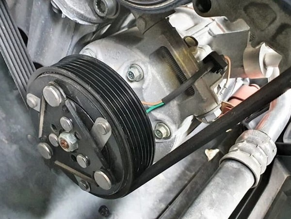 Dấu hiệu cảnh báo hư hỏng lốc lạnh điều hòa trên ô tô mà tài xế nên biết?