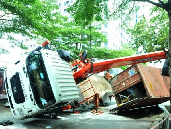 Tai nạn giao thông mới nhất hôm nay 13/6: Xe máy đấu đầu xe khách, khiến một người tử vong tại chỗ