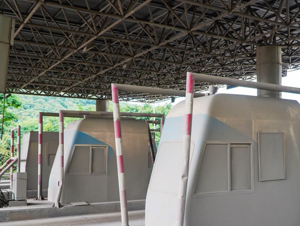 Trạm thu phí bỏ hoang và nỗi ám ảnh của người tham gia giao thông