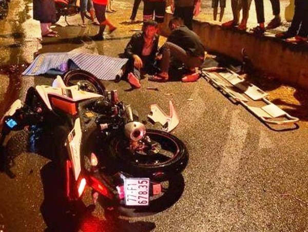 Tai nạn giao thông mới nhất hôm nay (14/7): Vừa bước xuống xe buýt, hai mẹ con bị tàu hỏa đâm tử vong