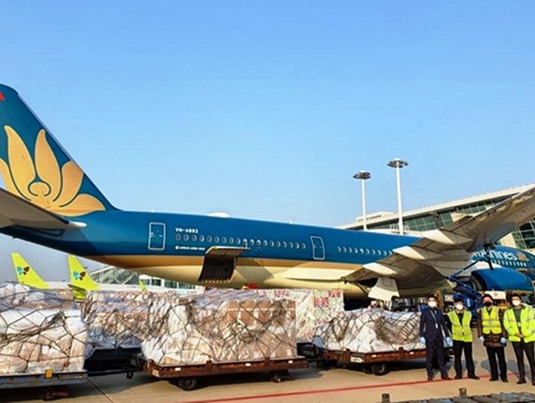 Hàng không thay đổi chiến lược kinh doanh để tồn tại trong “cơn bão” Covid-19