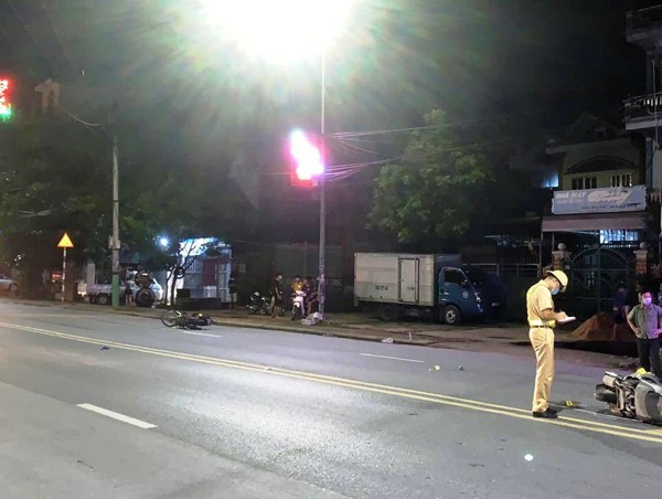 Tai nạn giao thông mới nhất hôm nay (4/8): Nam thanh niên phóng xe bạt mạng gây tai nạn khiến 4 người nhập viện