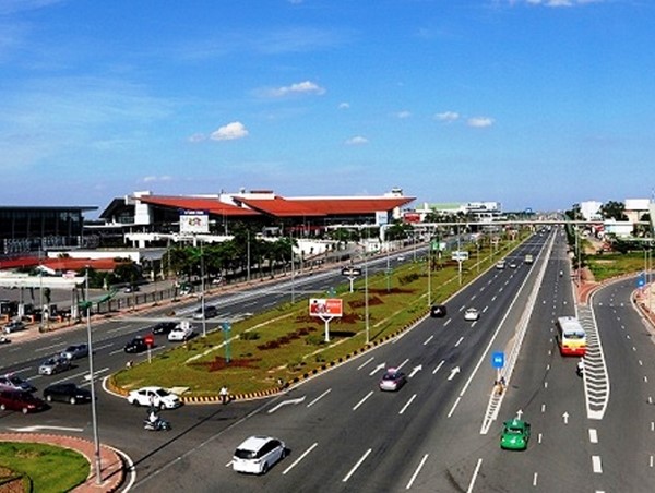 Nhiều nhân viên không thể đi làm, doanh nghiệp sân bay “méo mặt”