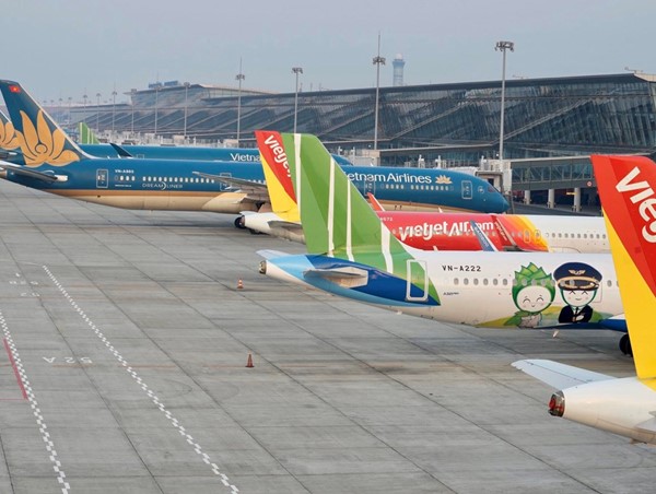 Giảm sâu thuế xăng dầu để hỗ trợ các doanh nghiệp hàng không