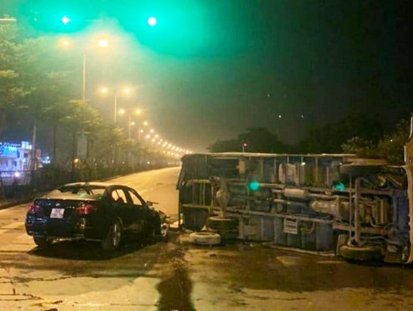 Tai nạn giao thông mới nhất hôm nay (28/11): Xe máy va chạm xe tải, đôi nam nữ tử vong tại chỗ