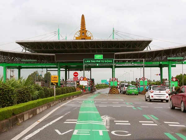 Dán thẻ thu phí không dừng sau năm 2021 sẽ phải trả phí 135.000 đồng