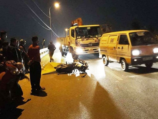 Tai nạn giao thông mới nhất hôm nay (15/12): Xe máy va chạm xe tải, nam thanh niên tử vong thương tâm