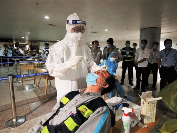 Cục Hàng không chỉ đạo khẩn về việc kiểm soát sự xâm nhập của biến chủng Omicron