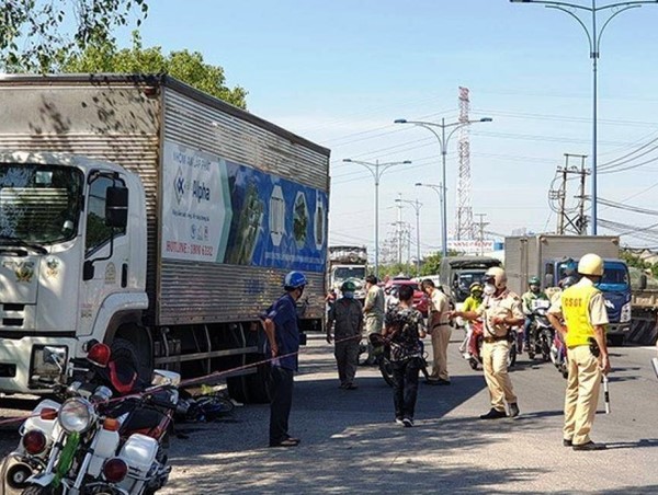 Ngày đầu năm mới 2022 có 15 người tử vong vì tai nạn giao thông