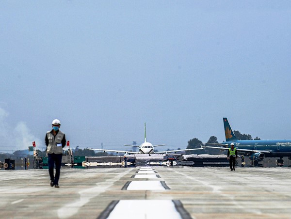 Ngày 27/1: Dự án sửa đường băng sân bay Nội Bài chính thức được khai thác 