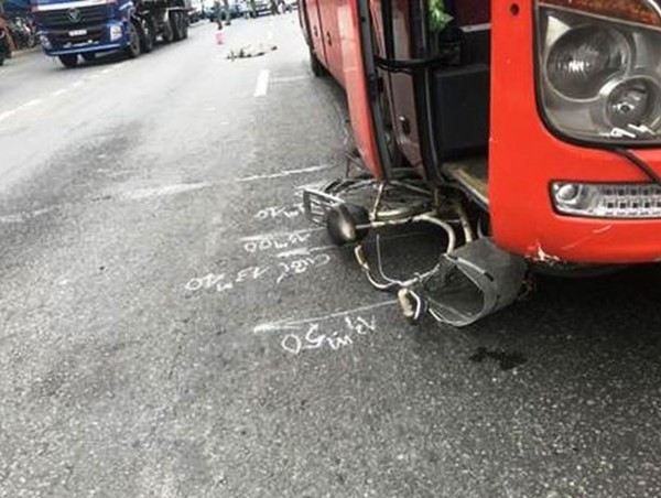 Tai nạn giao thông mới nhất hôm nay (20/2): Xe máy đâm thẳng gốc cây với tốc độ cao, 2 người tử vong tại chỗ