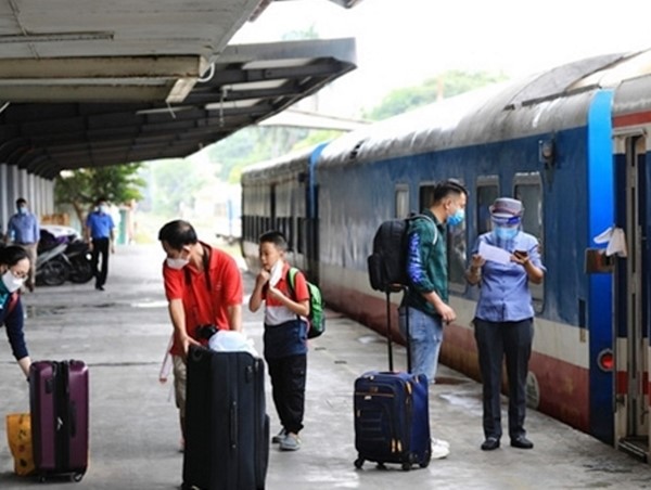 Đường sắt hút khách trở lại bằng chính sách bán vé nguyên khoang