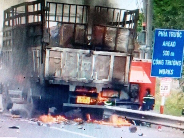 Tai nạn giao thông mới nhất hôm nay (25/2): Cô gái trẻ bị xe tải cuốn vào gầm tử vong