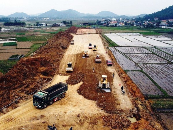 Cao tốc Nghi Sơn – Diễn Châu băng băng “về đích”