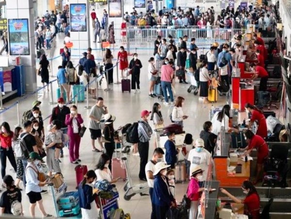 Thấy gì từ việc khách đi tàu, máy bay cùng tăng mạnh trong dịp nghỉ lễ Giỗ Tổ Hùng Vương?