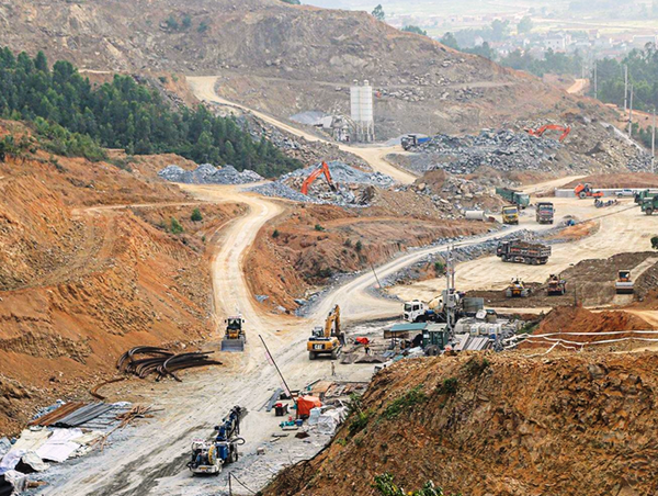 Vì sao bài toán thiếu vật liệu cao tốc Bắc – Nam vẫn chưa giải xong?