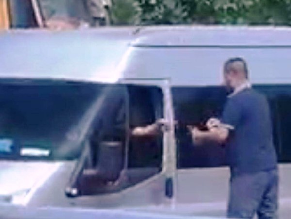 Lợi dụng tắc đường, lẻn vào cao tốc để thu phí trái phép