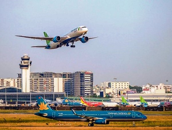 Sân bay Tân Sơn Nhất lập kỷ lục mới với hơn 900 chuyến bay trong 24 giờ