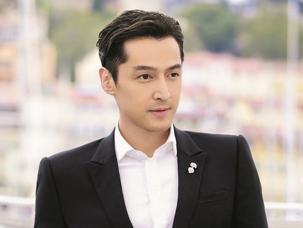 Hồ Ca thông báo đã kết hôn và có con gái 