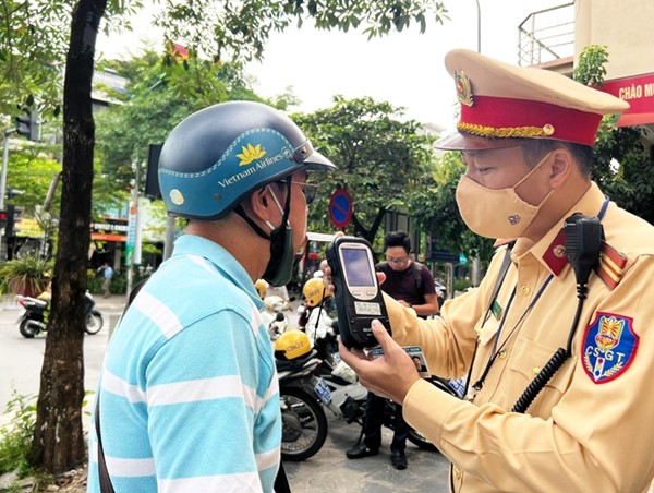 Vi phạm nồng độ cồn tăng mạnh dịp Tết: Cần tăng thêm chế tài xử phạt