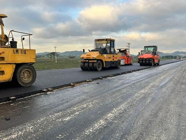 Đề xuất thưởng tiền cao cho các dự án giao thông vượt tiến độ