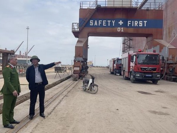 8 công nhân bị thương trong vụ nổ dưới khoang hầm tàu vận tải