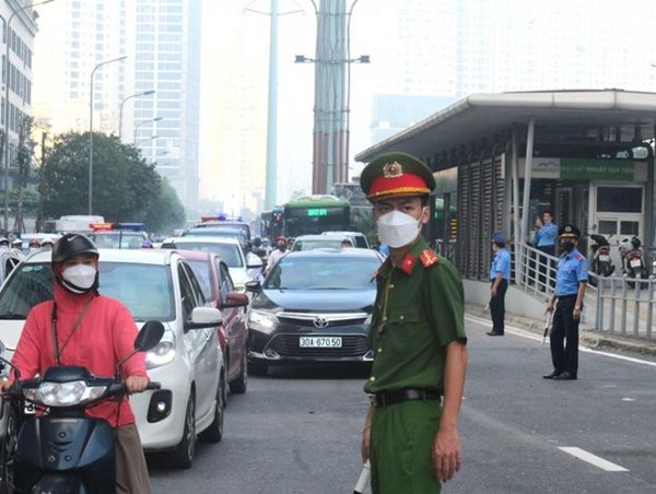 Xem xét, đánh giá thực trạng thi hành pháp luật trong ngành Giao thông vận tải