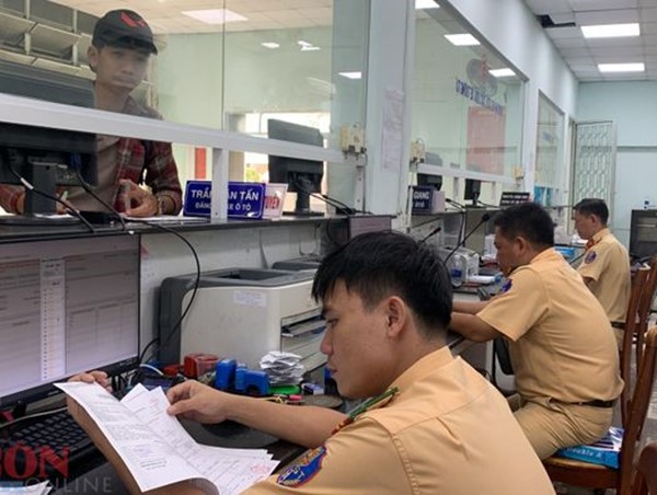 Điều chỉnh việc tiếp nhận, giải quyết thủ tục đăng ký xe ô tô ở TP Hồ Chí Minh