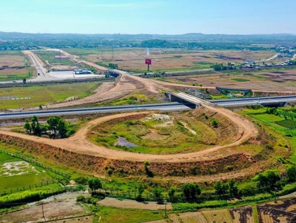 Cao tốc thông xe 5 năm vẫn dang dở, phải rót thêm 1.270 tỷ đồng