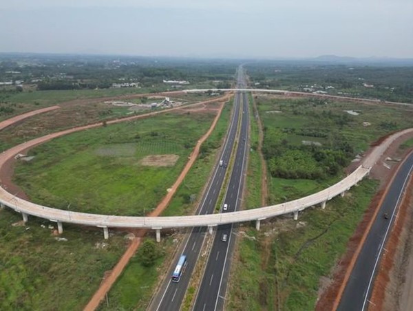 Bộ GTVT yêu cầu theo dõi các nhà thầu chậm tiến độ cao tốc Phan Thiết - Dầu Giây