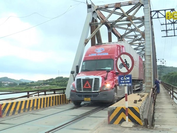 Bộ Giao thông Vận tải nói gì về đề xuất nâng cấp cầu đường sắt Cẩm Lý?