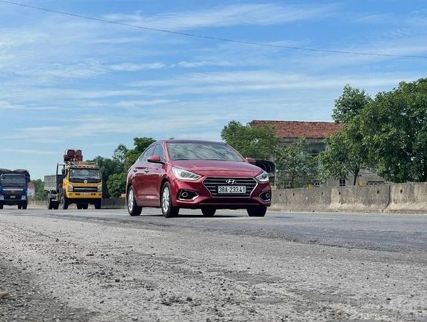 Tạm dừng thu phí trạm BOT Nam Bến Thủy nếu chậm sửa chữa