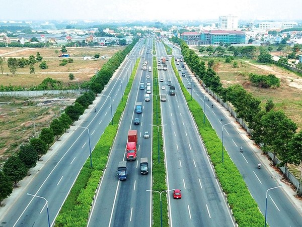 Xây dựng thêm 2 tuyến cao tốc chiến lược ở 2 miền Bắc - Nam