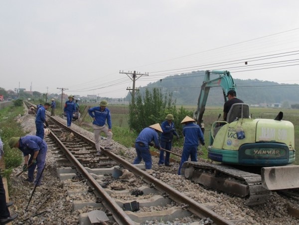 Thi công giai đoạn 2 dự án cải tạo, nâng cấp 3 tuyến đường sắt 